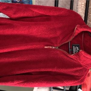 Red Grizzly sharpa Pull over. Size S